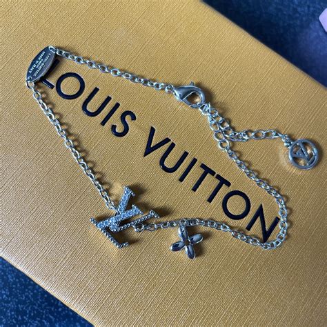 m6 1084 louis vuitton|louis vuitton pendants for women.